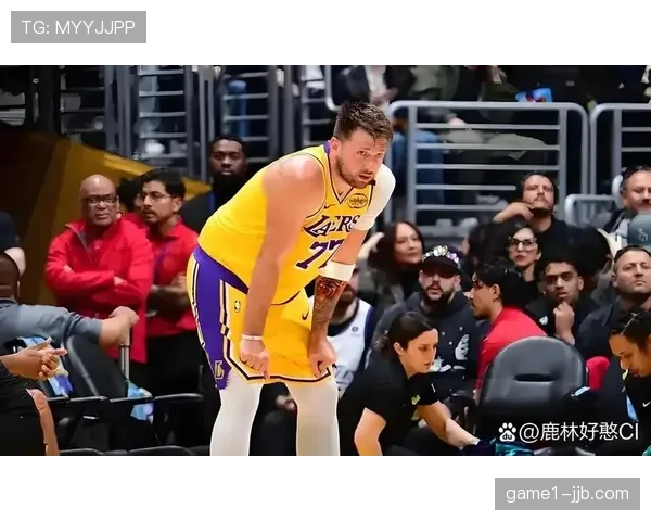 太阳不敌火箭无缘四连胜 狄龙攻防两端表现亮眼